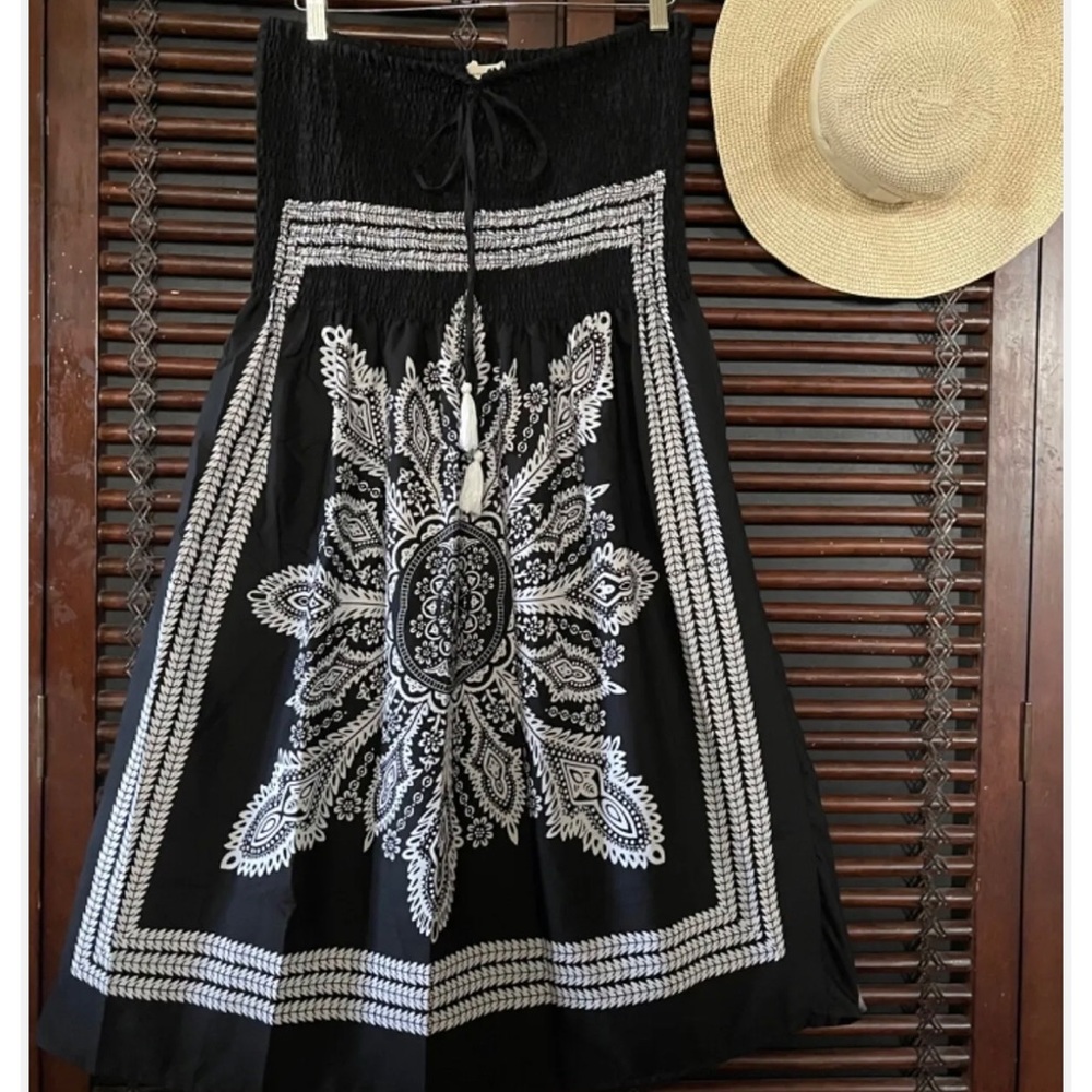 1X 2X Smocked Black White Dress Cover-Up Medallion Tube Scarf Border Print